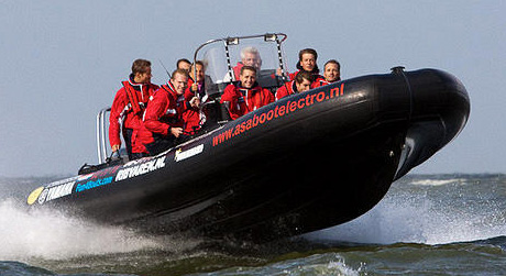 Foto van Rib varen op open water